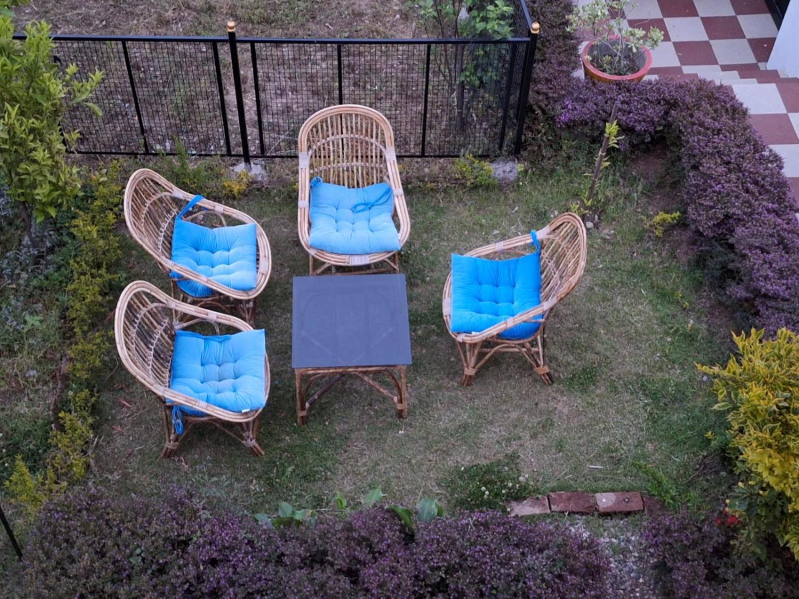 La Maison - A Boutique Bed And Breakfast Бир Экстерьер фото